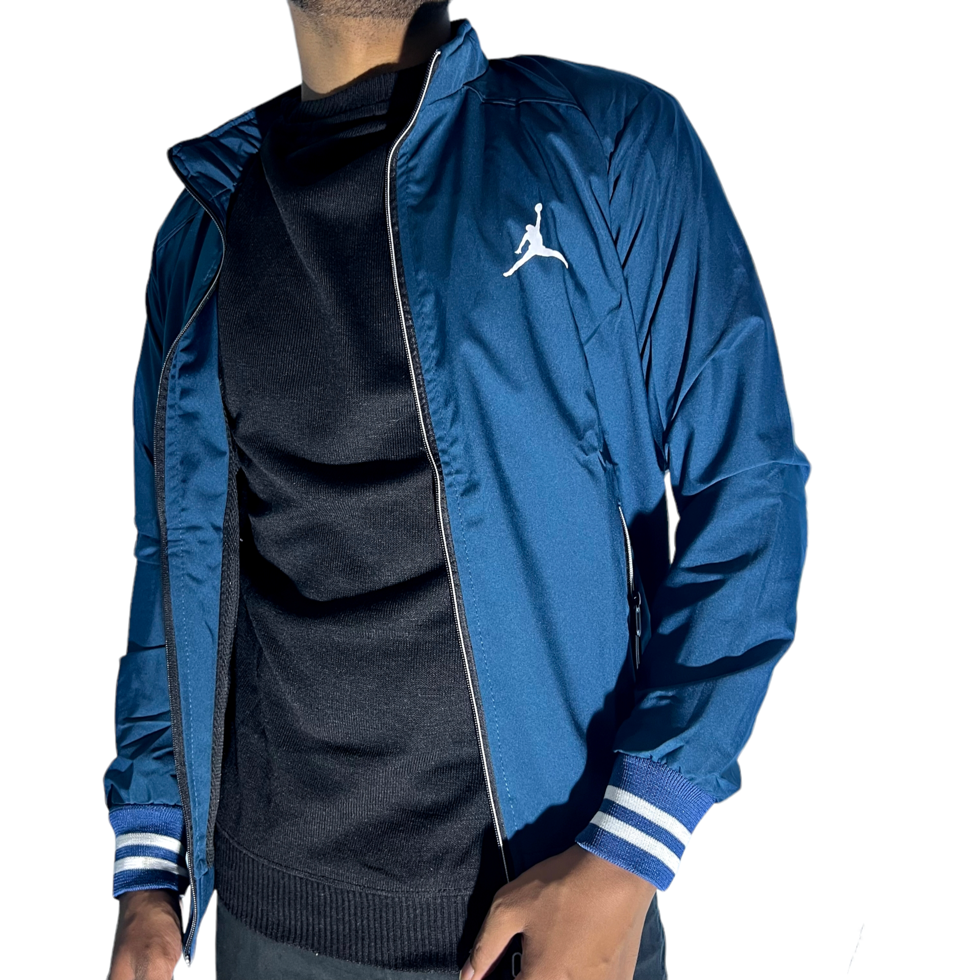 "Nike Windcheater - Stylish and Weather-Resistant Outdoor Jacket Blue