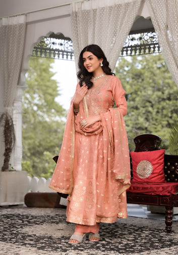 Divena Peach Zardozi Embroidered Banarsi Rusian Silk Kurta Set with Banarsi Khadi Organza Dupatta